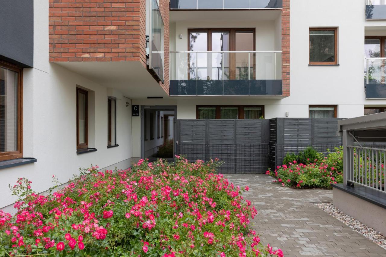 Stunning Family Apartment Ursynow With Parking & Balcony By Noclegi Renters Warsaw Exterior photo